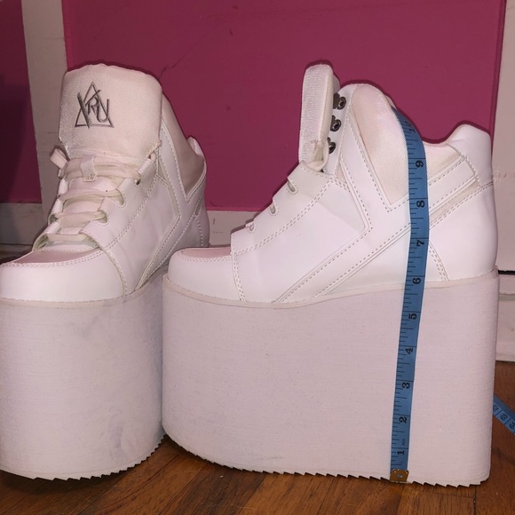 YRU Platform Shoes - Picture 3 of 5